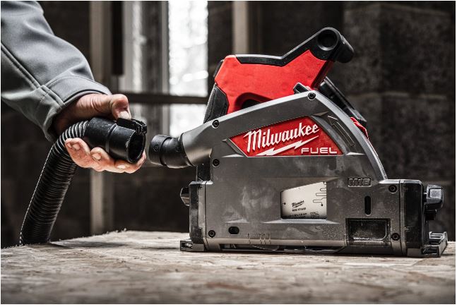 Scie plongeante MILWAUKEE 55mm 18V batterie 5.5Ah FPS55-552P avec PACKOUT 4933478778