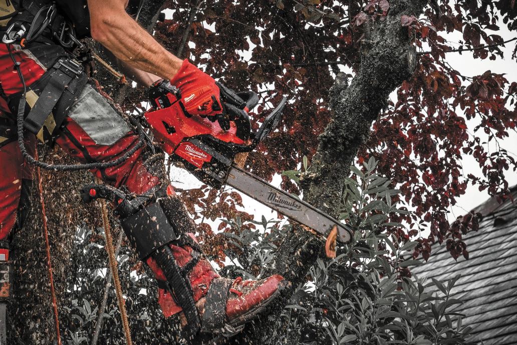 Tronçonneuse d'élagage 35 cm MILWAUKEE M18 FTHCHS35-0 sans batterie - 4933479588