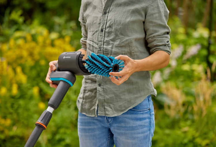 Nettoyeur de terrasse AquaBrush 18V/P4A - Patio - sans batterie - GARDENA - 14841-55