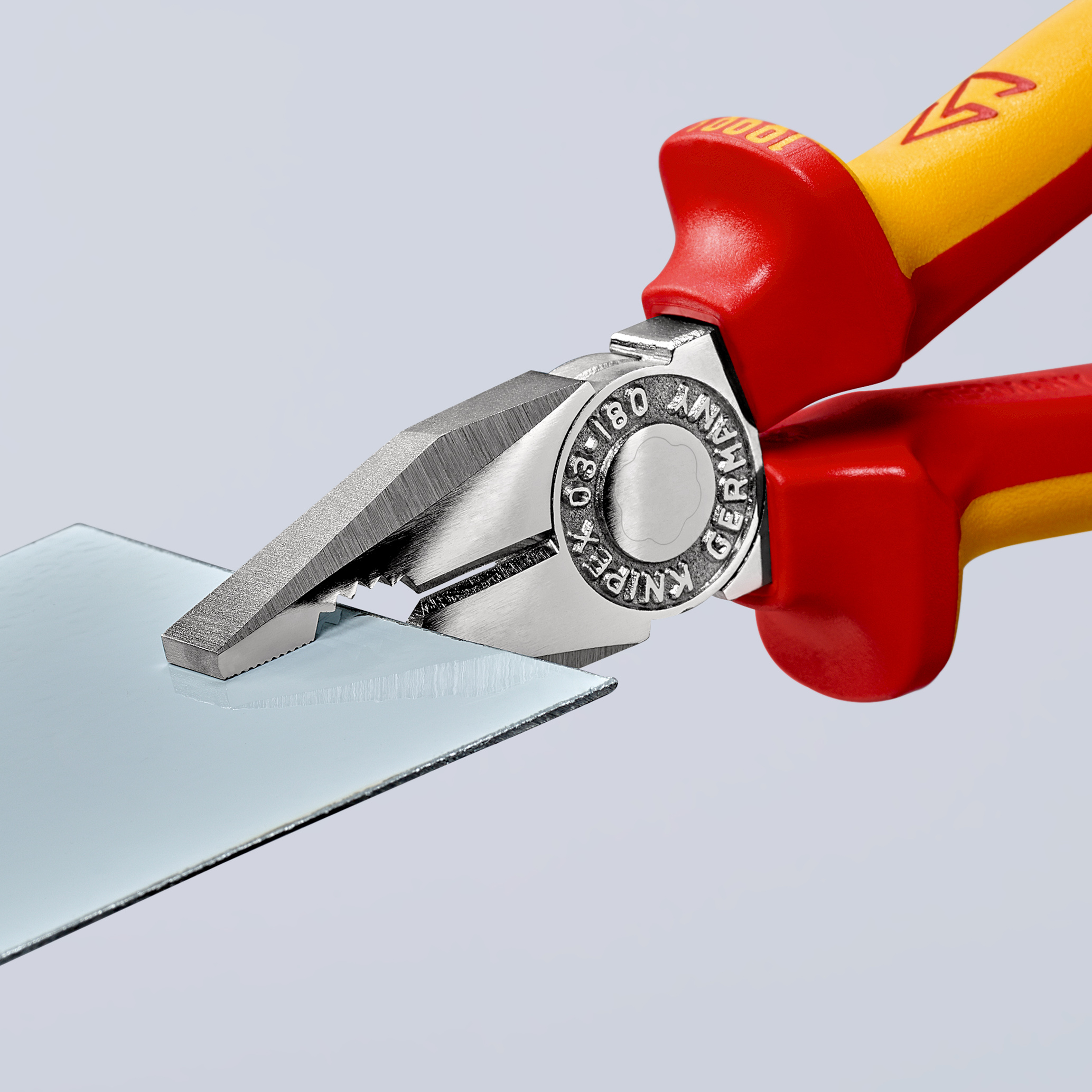 Pince univ 180mm chrome 1000v antichute KNIPEX - 03 06 180 T