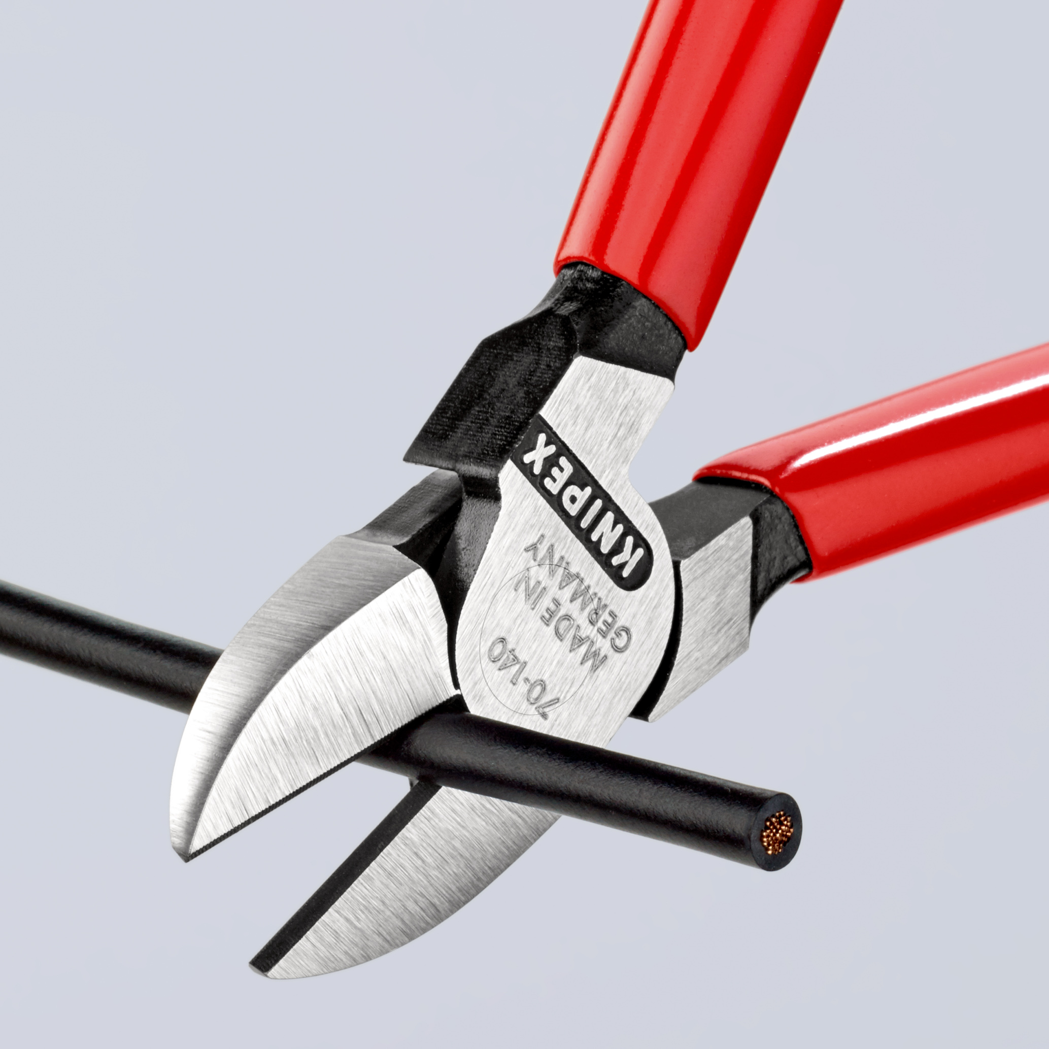 Pince coupante cote 140mm gaine pvc KNIPEX - 70 01 140 EAN