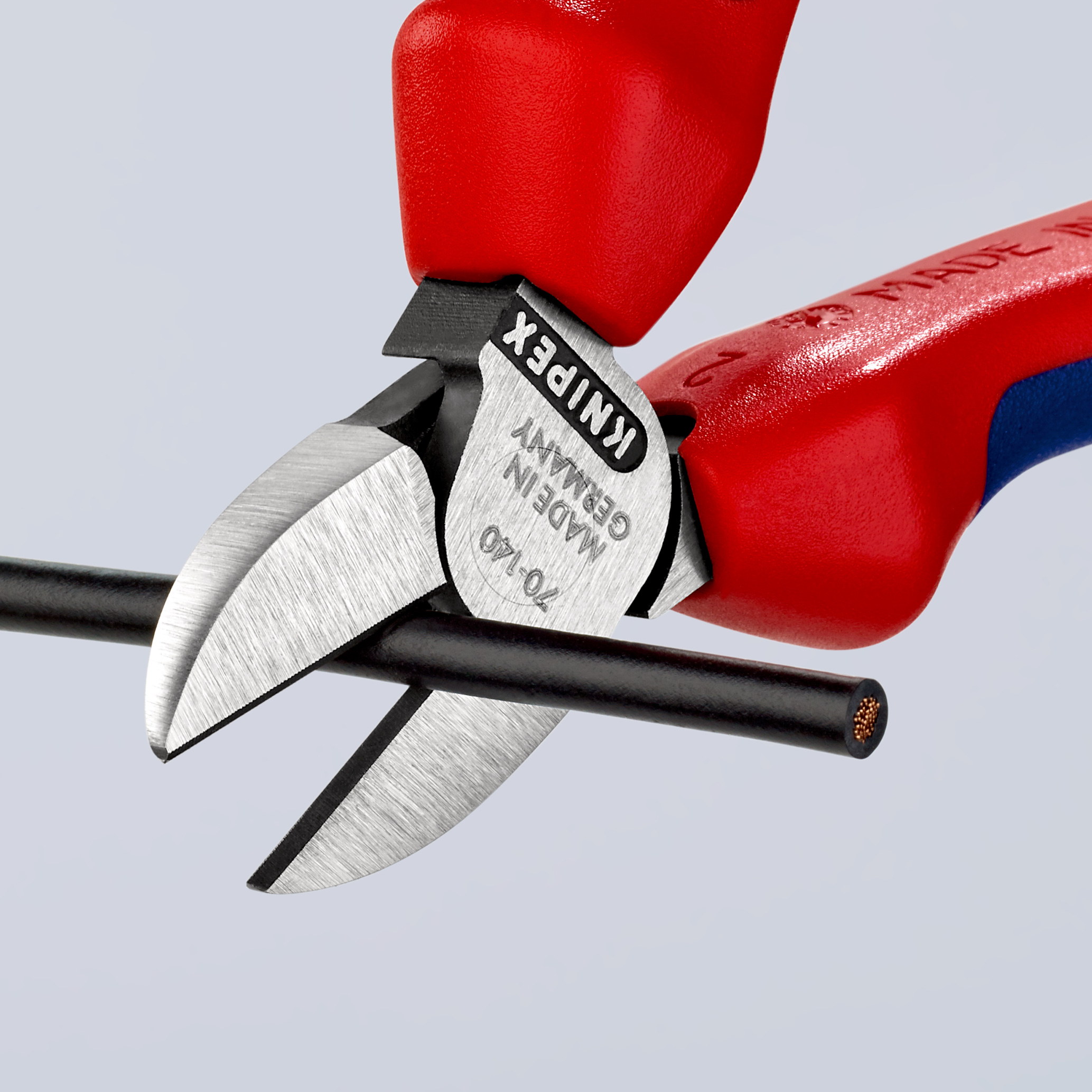 Pince coupante cote 140mm bimatiere - Sur carte - KNIPEX - 70 02 140 SB