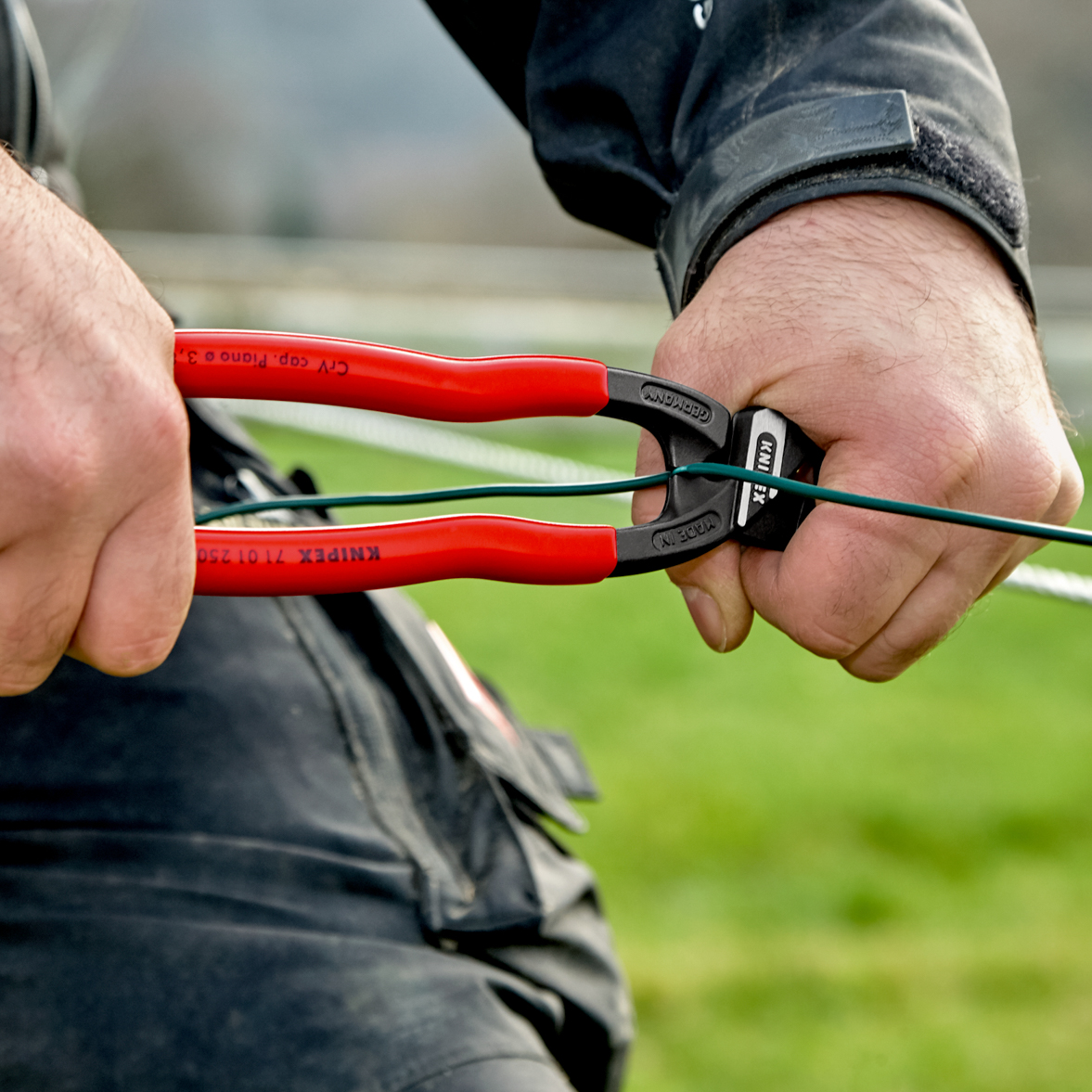Pince coupe-boulon compact cobolt® 250mm KNIPEX - 71 01 250