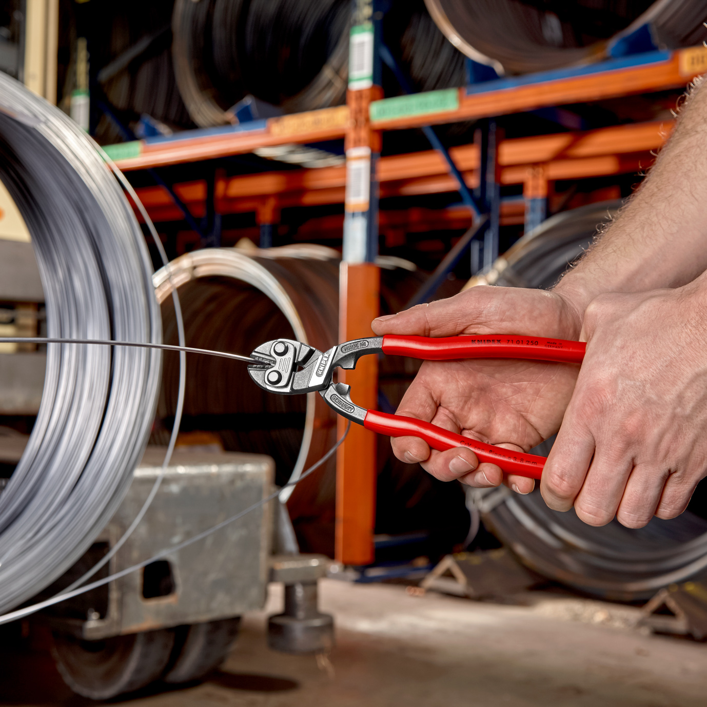 Pince coupe-boulon compact cobolt® 250mm KNIPEX - 71 01 250
