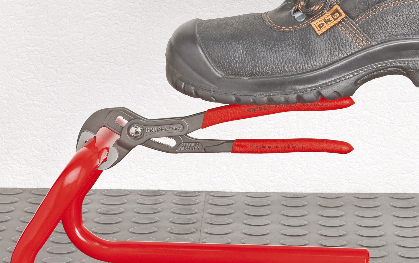Pince multiprise de pointe Cobra - 46 mm d'ouverture - sur carte, sous blister - KNIPEX - 87 01 250 SB