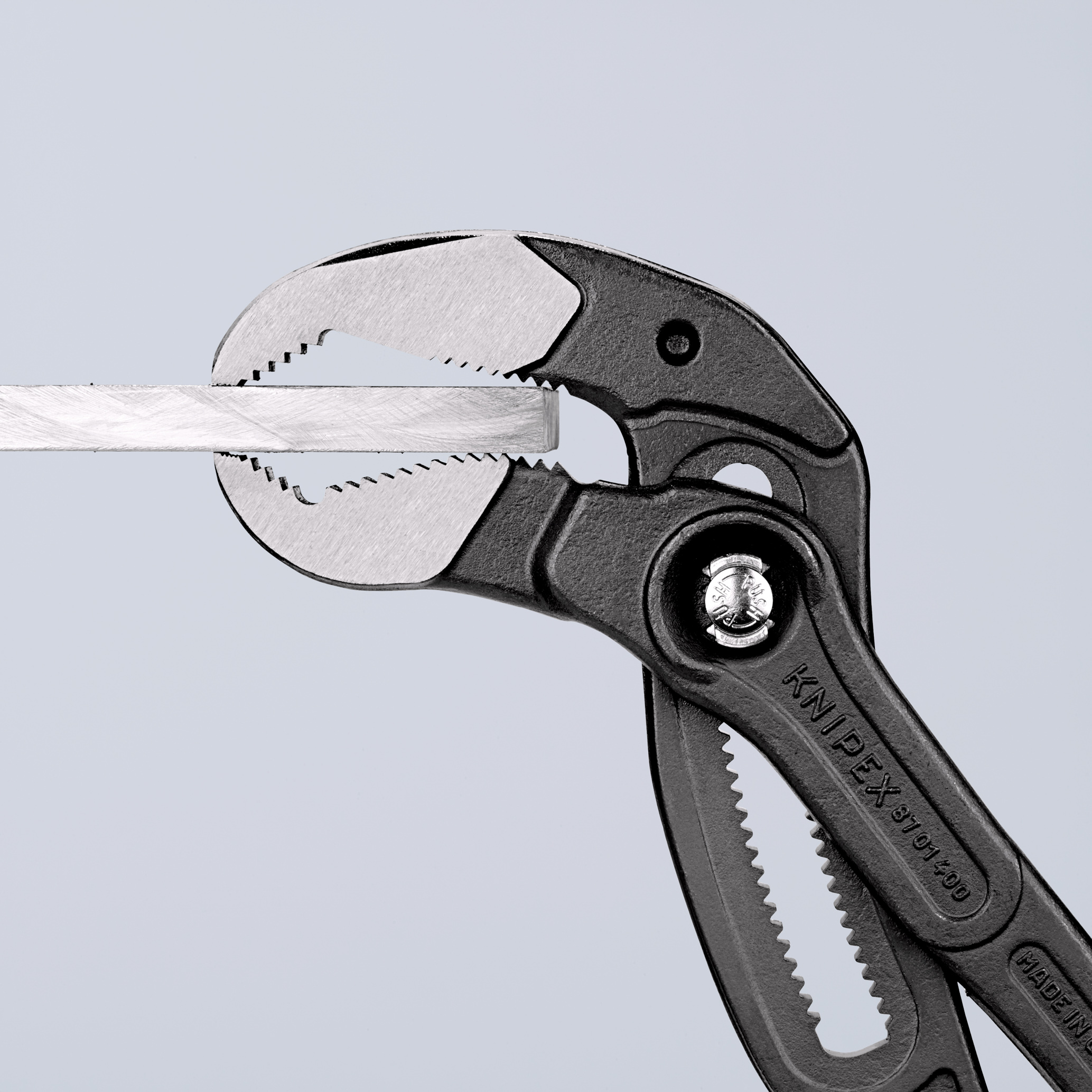 Pince multiprise et clé serre-tubes Cobra® XL - 400mm - sur carte, sous blister - KNIPEX - 87 01 400 SB