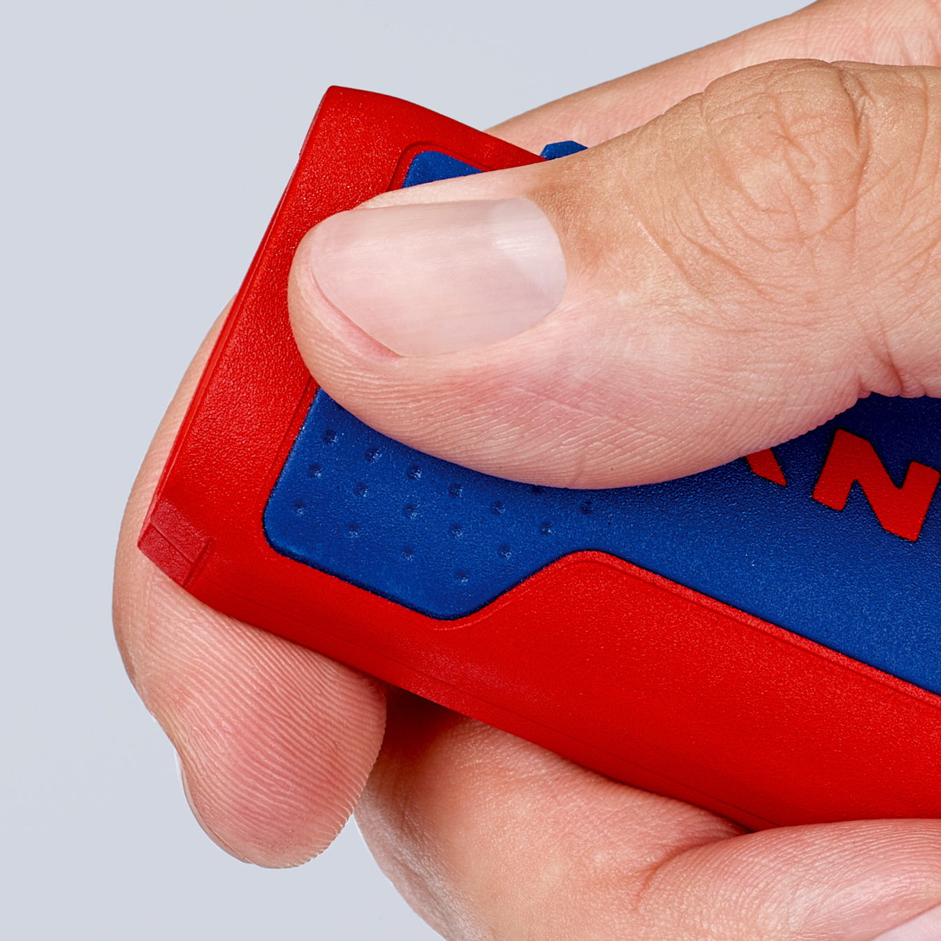 Coupe-tubes pour gaines électriques Twistcut - sur carte, sous blister - KNIPEX - 90 22 01 SB