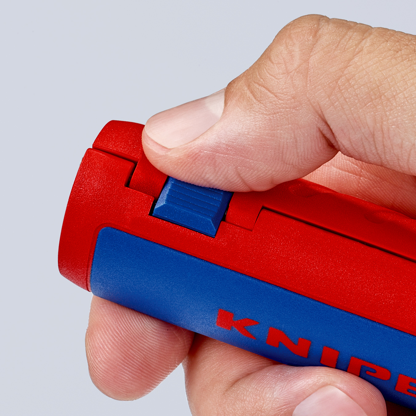 Coupe-tubes pour gaines électriques Twistcut - sur carte, sous blister - KNIPEX - 90 22 01 SB
