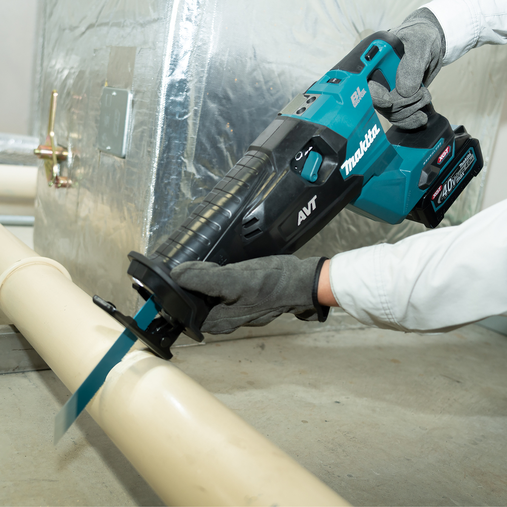 Scie récipro MAKITA XGT 40V avec batterie JR002GD201