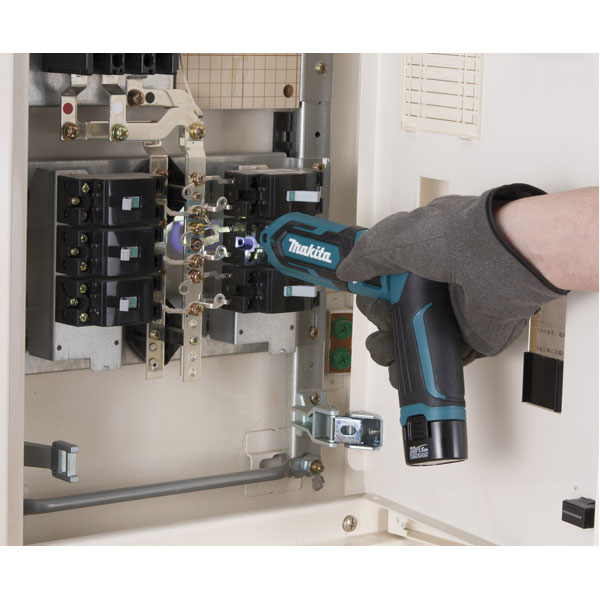 TOURNEVIS MAKITA 7,2 V LI-ION 1 AH 25 NM -TD022DSE