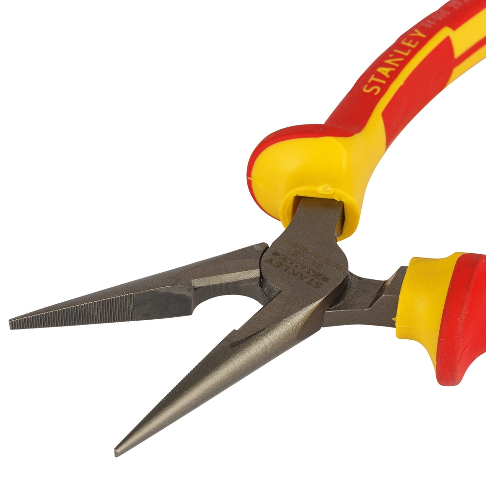Pince à becs 1/2 ronds longs 160 mm isolée 1000 V - 0-84-006 - STANLEY FATMAX