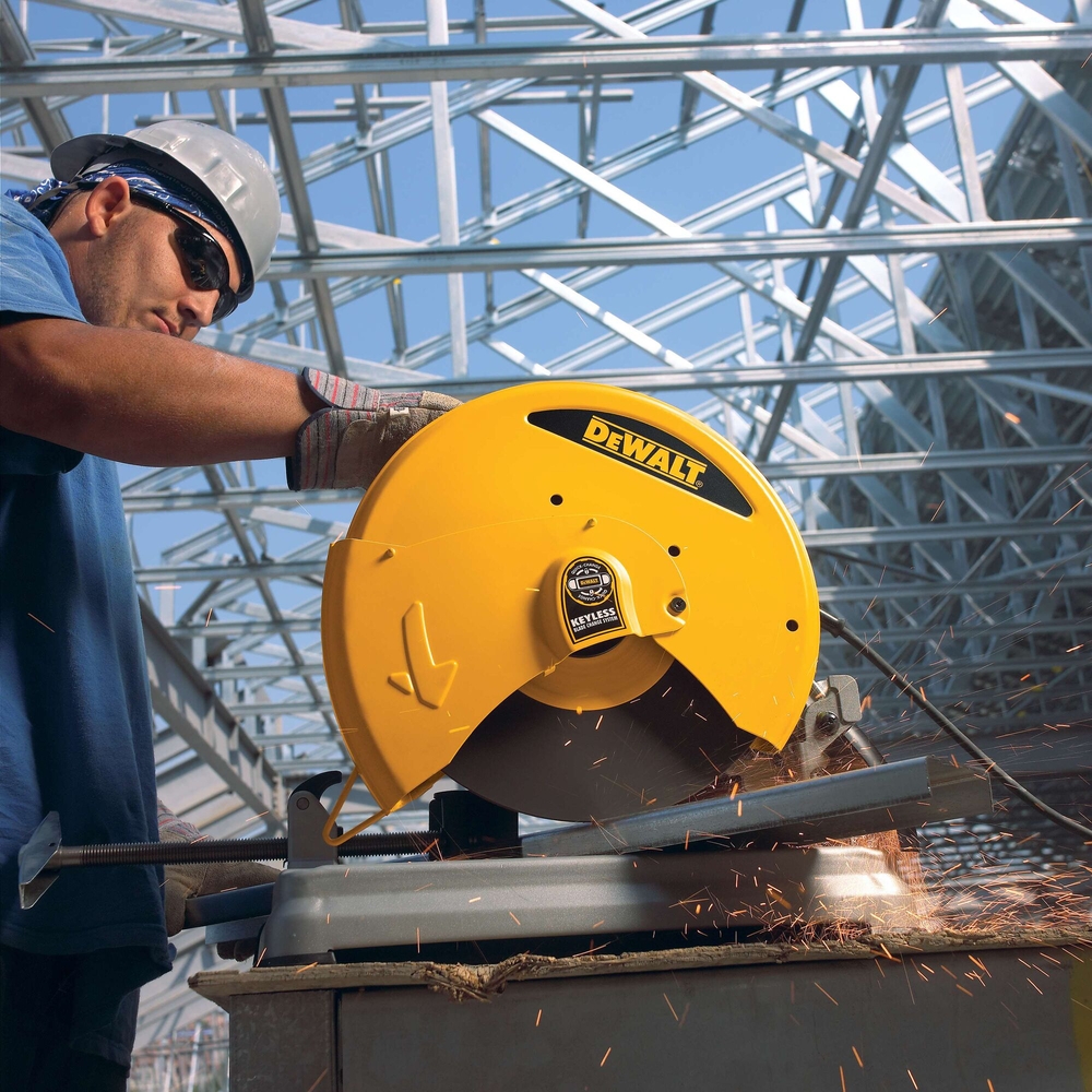 Tronçonneuse à disque 2200 W 355 mm - haute performance - D28715-QS - DEWALT