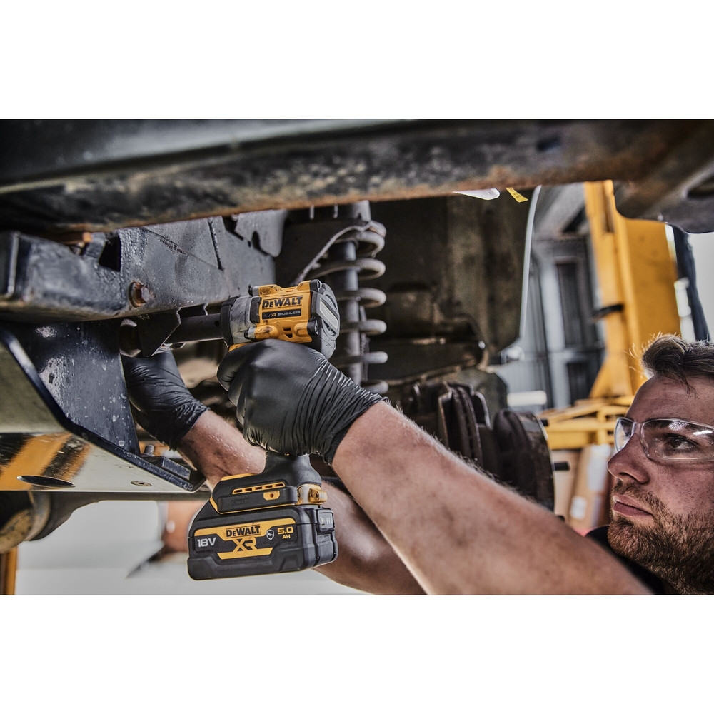 Boulonneuse à chocs 1/2'' compacte XR 18 V Brushless 406 Nm - jonc de sécurité - DCF921NT-XJ - DEWALT