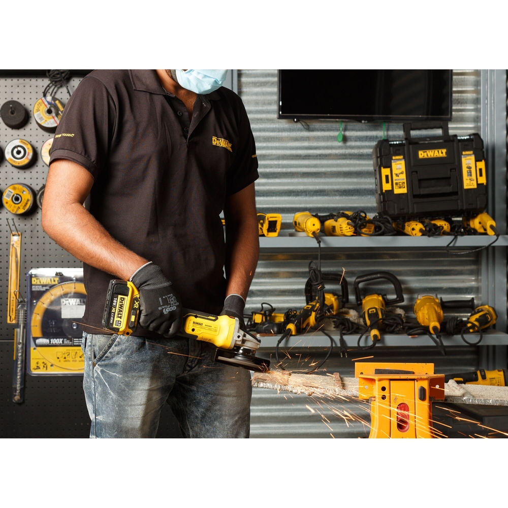 Meuleuse 125 mm XR 18 V 5 Ah Li-Ion Brushless - DCG405P2-QW - DEWALT