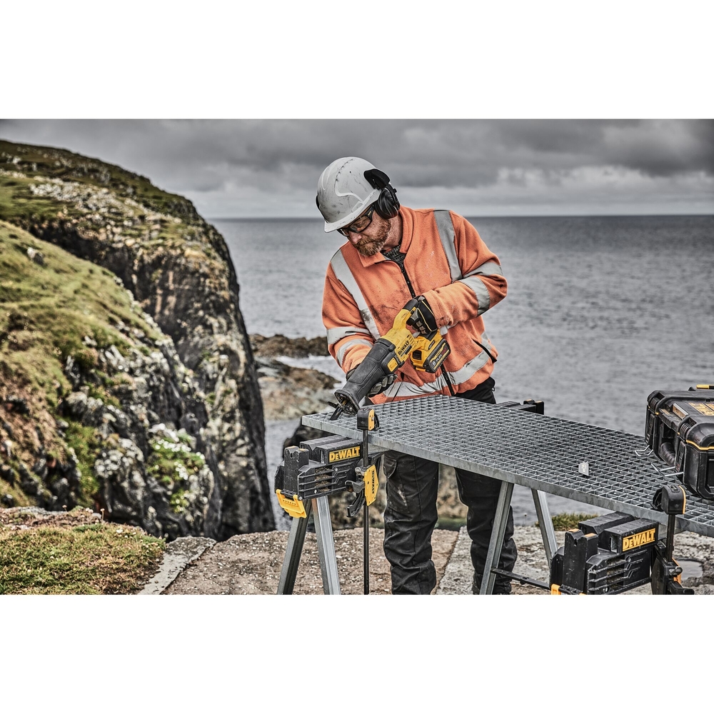 Scie sabre XR FLEXVOLT 54 V 3 Ah Li-Ion Brushless - DCS389X2-QW - DEWALT