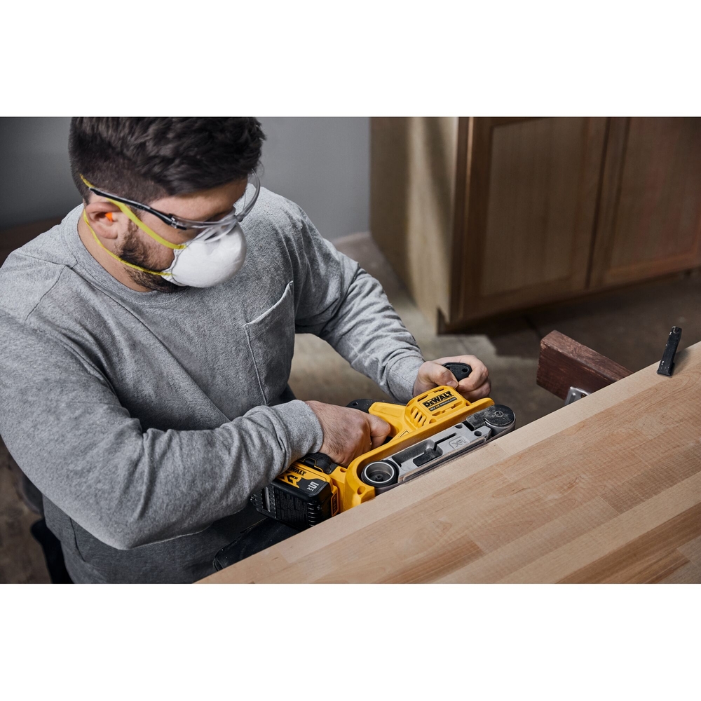 Ponceuse à bande 75x533mm XR 18V 5Ah Li-Ion Brushless - DCW220P2-QW - DEWALT
