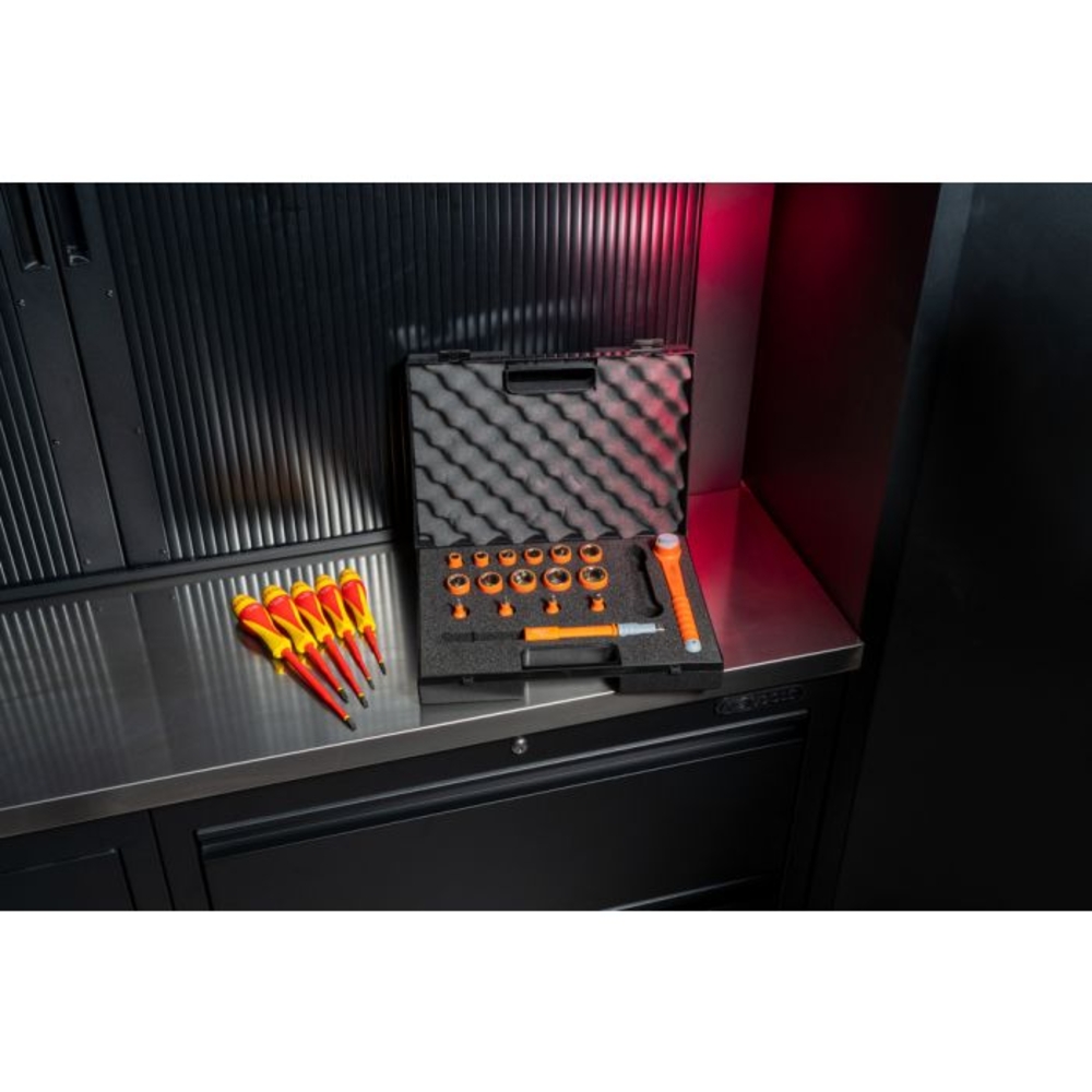 Kit d'outillage isolé pour intervention élémentaire sur véhicules électriques ou hybrides KS TOOLS - 112.1434