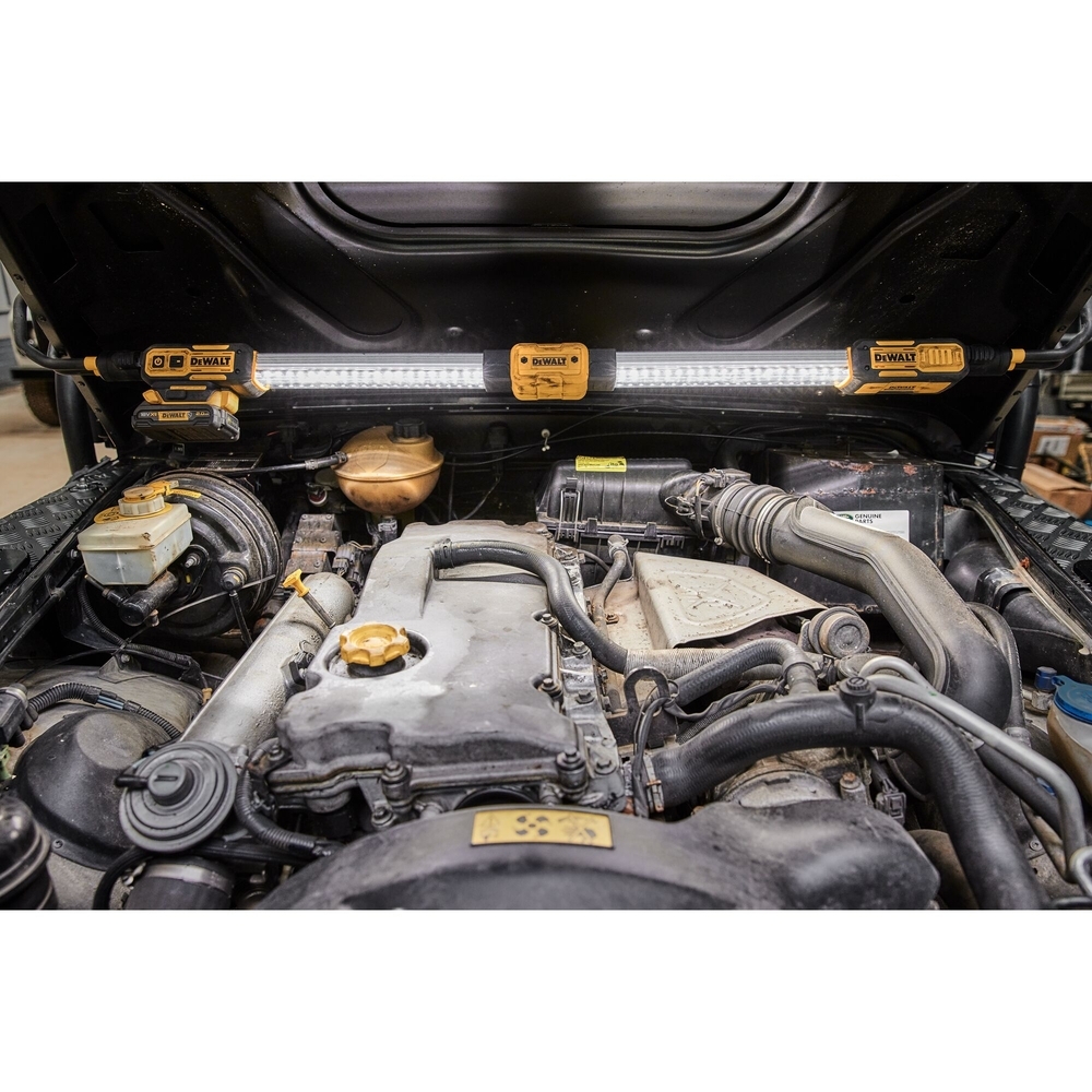 Lampe sous capot pliable XR 12 V / 18 V / 54 V - sans batterie ni chargeur - DCL045-XJ - DEWALT