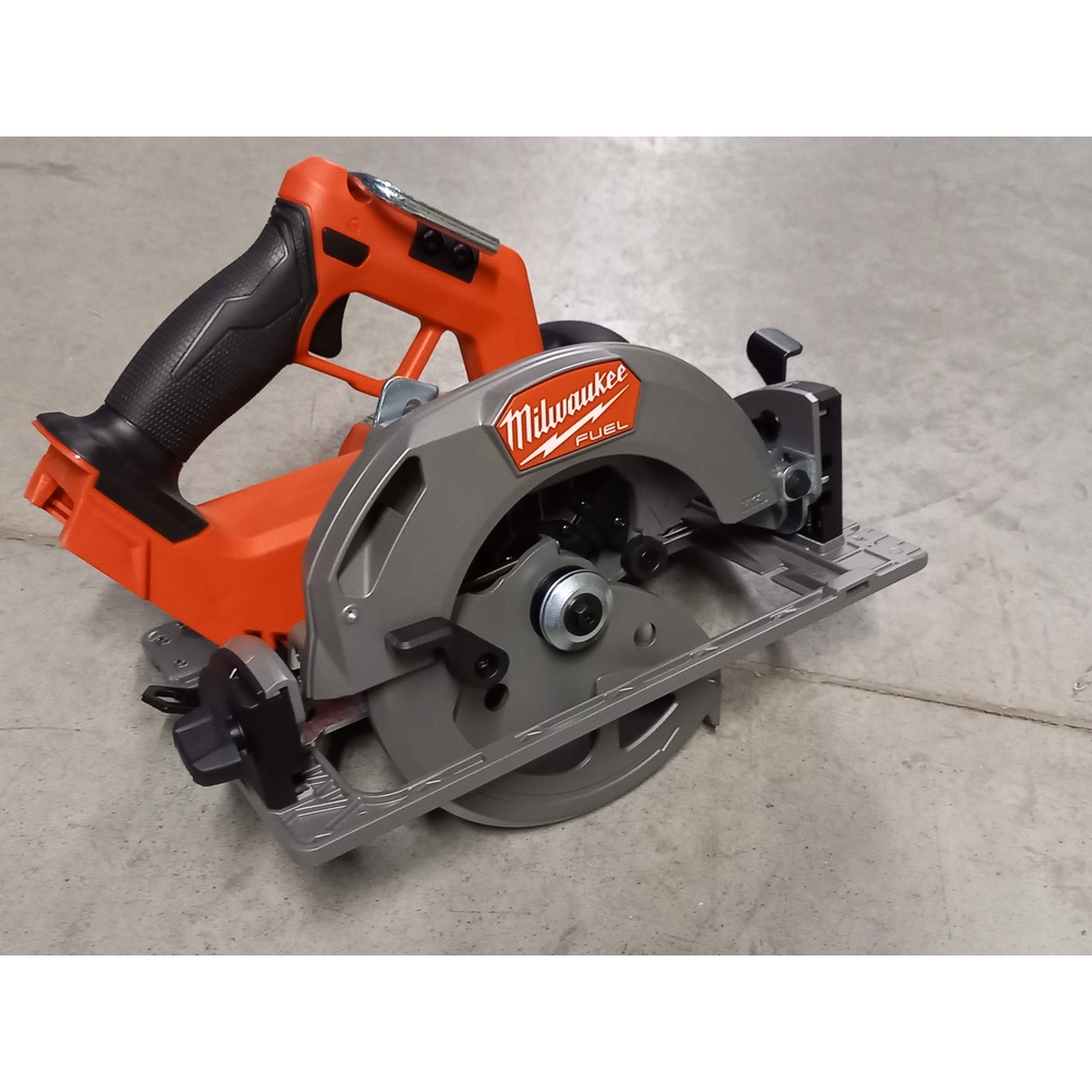 Scie à Tronçonner Milwaukee Fuel M18 – 9 Pouces, Sans Balais, Batterie Non Incluse, Neuve